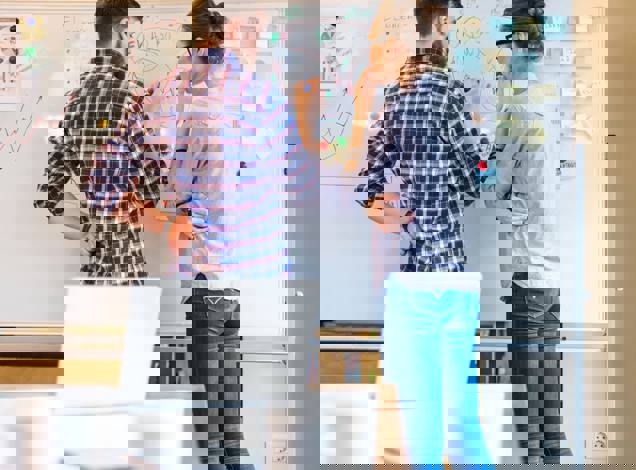 Revamping the employee onboarding process at Steklarna Hrastnik